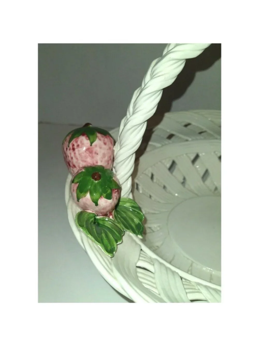 Capodimonte Italy White Porcelain Weave Fruit Basket w/Handle Strawberry Grapes